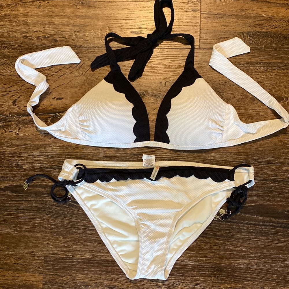 Cremieux Bathing Suit .. Large bottom medium top..